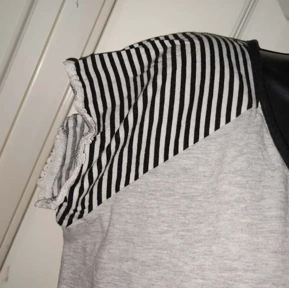 Disney Mickey Mouse Short Sleeve Pajama Top - Picture 4 of 12